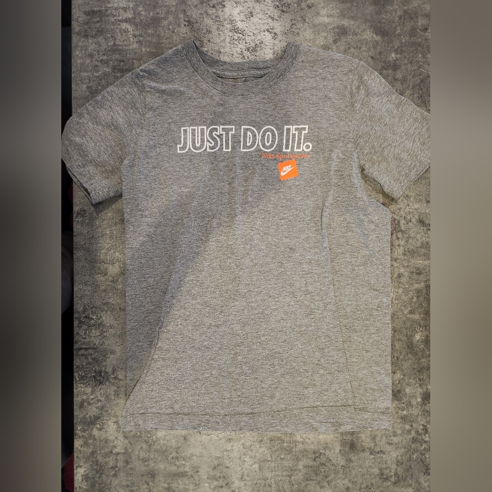 Nike tshirt